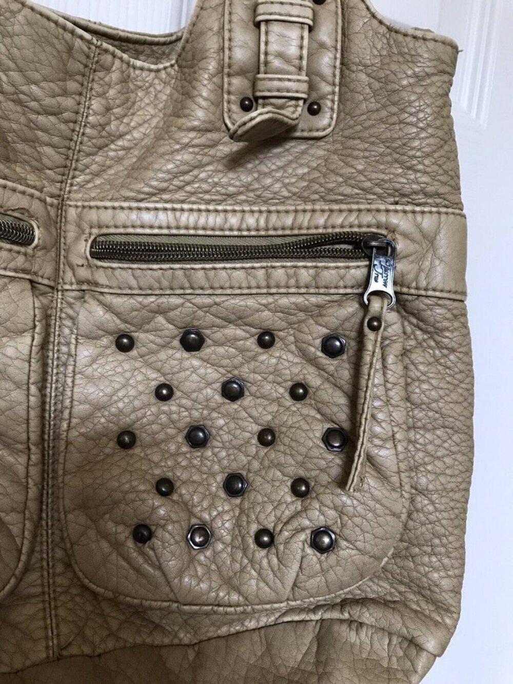 Sparrow True Taupe Studded Shoulder Handbag Purse Heart Charm Large Tote - Picture 3 of 10